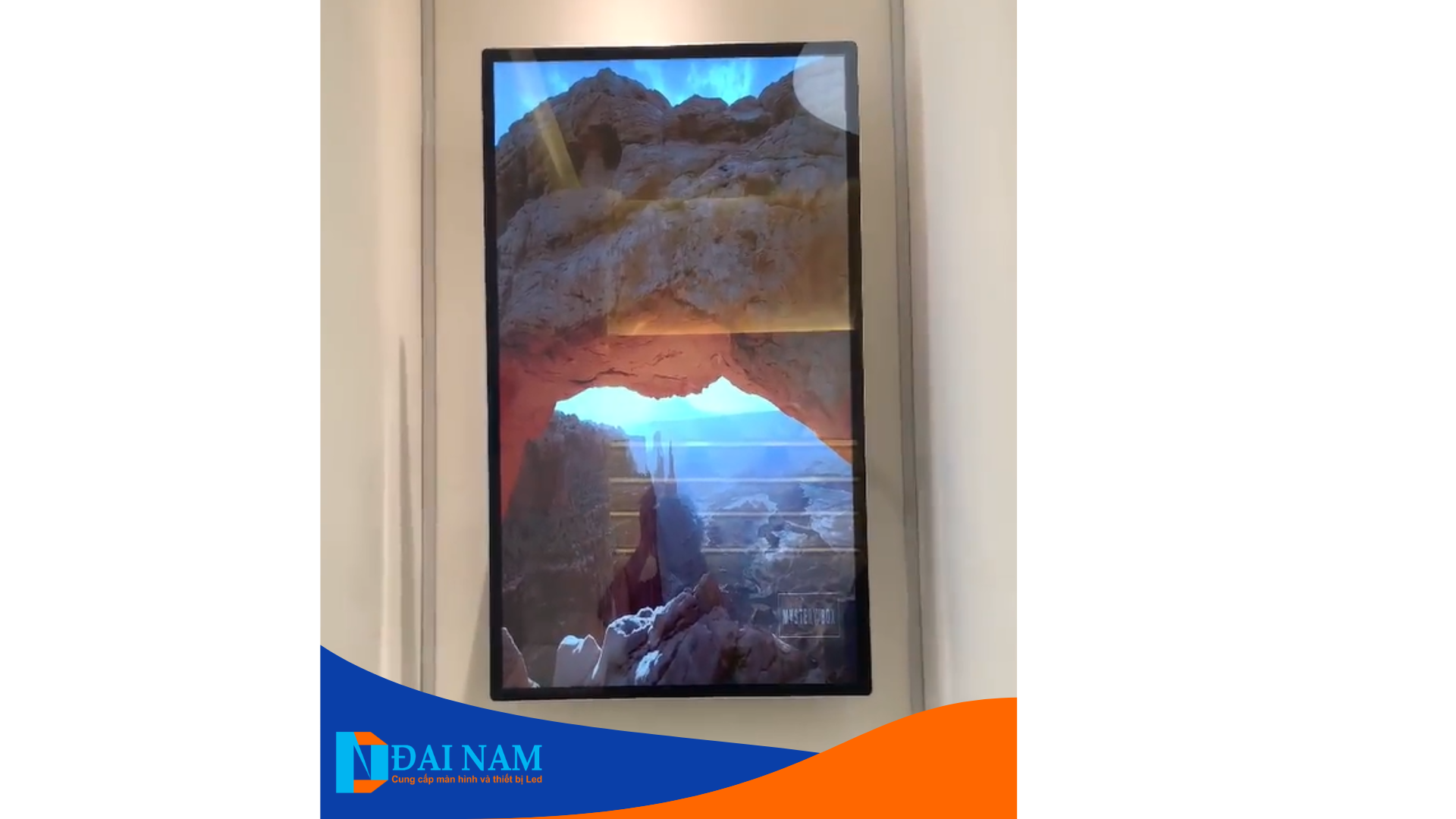 Màn hình quảng cáo treo tường 32 inch Lux Vision chính hãng