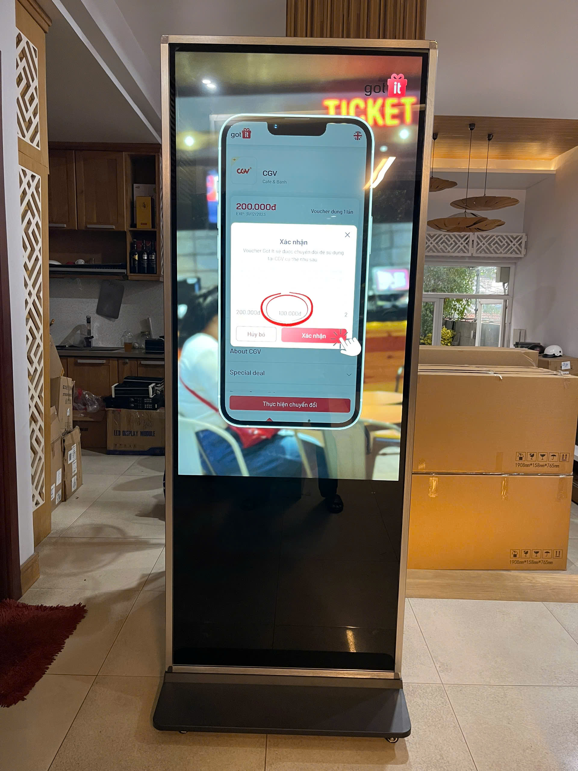 Màn Hình Quảng Cáo Chân Đứng LCD 55 Inch - Chính Hãng Lux Vision