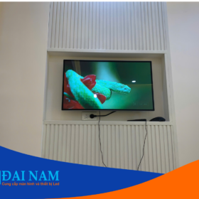 Màn hình quảng cáo treo tường 32 inch Lux Vision chính hãng