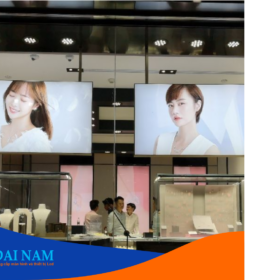 Màn hình quảng cáo treo tường 32 inch Lux Vision chính hãng