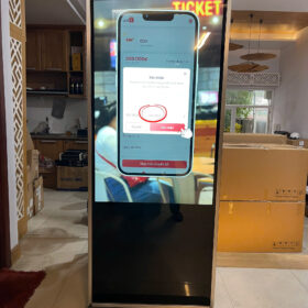 Màn Hình Quảng Cáo Chân Đứng LCD 55 Inch - Chính Hãng Lux Vision