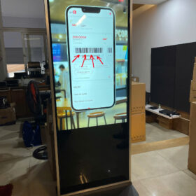 Màn Hình Quảng Cáo Chân Đứng LCD 55 Inch - Chính Hãng Lux Vision