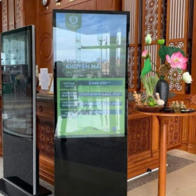 màn hình quảng cáo chân đứng 49 inch